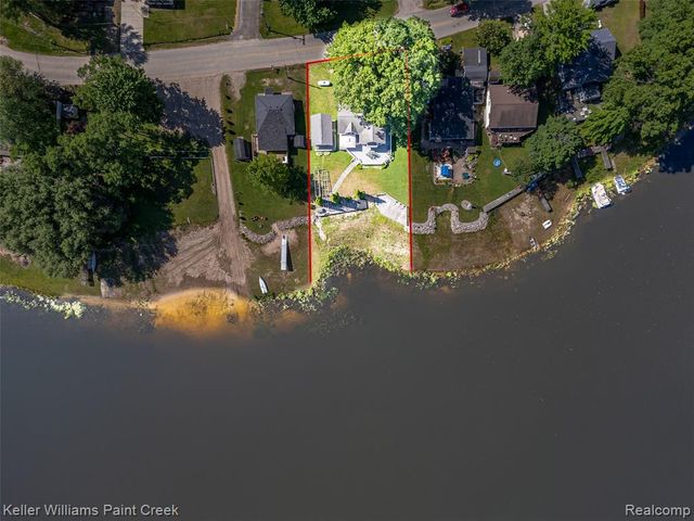 1379 Sioux Street, Gladwin, MI 48624