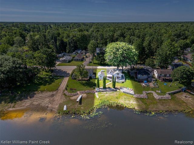 1379 Sioux Street, Gladwin, MI 48624