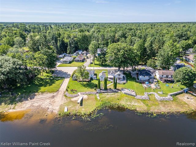 1379 Sioux Street, Gladwin, MI 48624