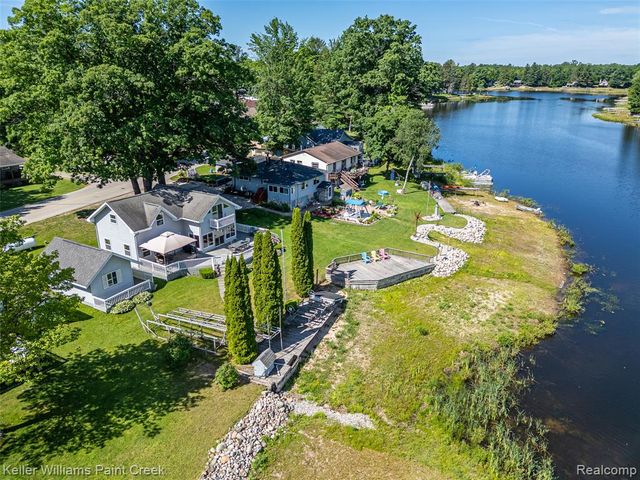 1379 Sioux Street, Gladwin, MI 48624