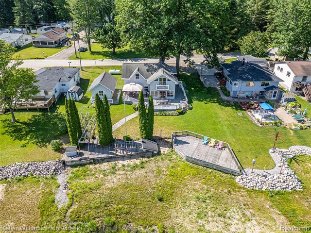 1379 Sioux Street, Gladwin, MI 48624