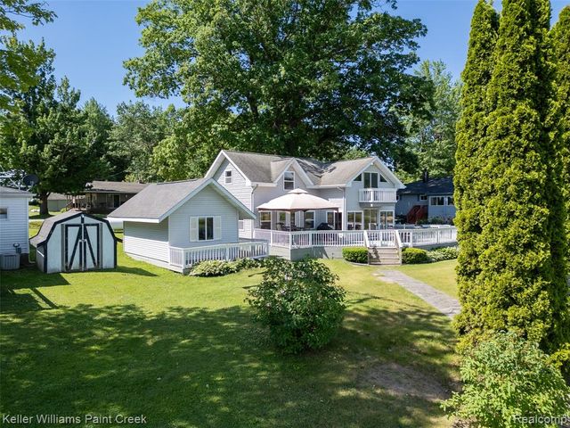 1379 Sioux Street, Gladwin, MI 48624