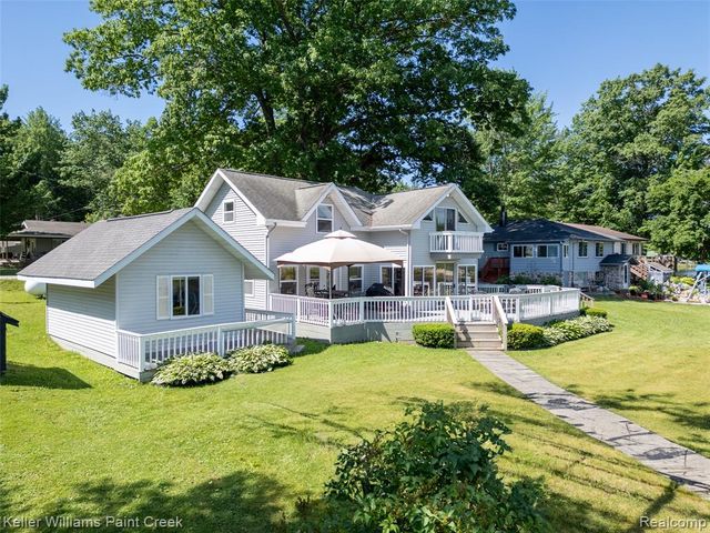 1379 Sioux Street, Gladwin, MI 48624