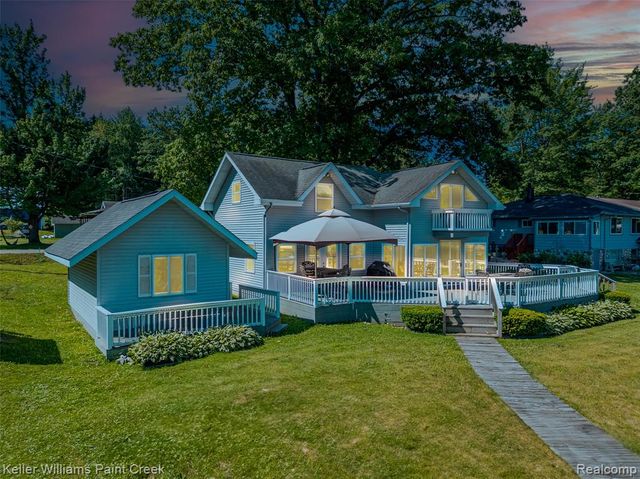 1379 Sioux Street, Gladwin, MI 48624