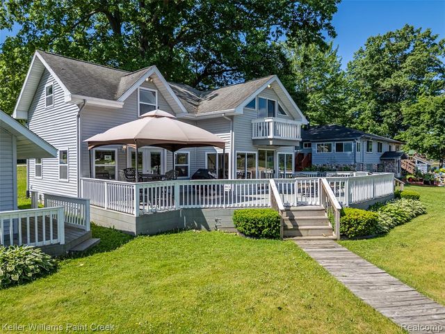 1379 Sioux Street, Gladwin, MI 48624