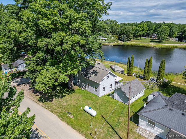 1379 Sioux Street, Gladwin, MI 48624