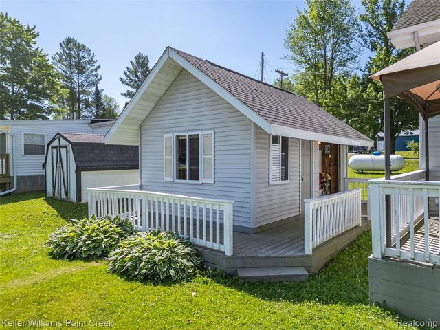 1379 Sioux Street, Gladwin, MI 48624