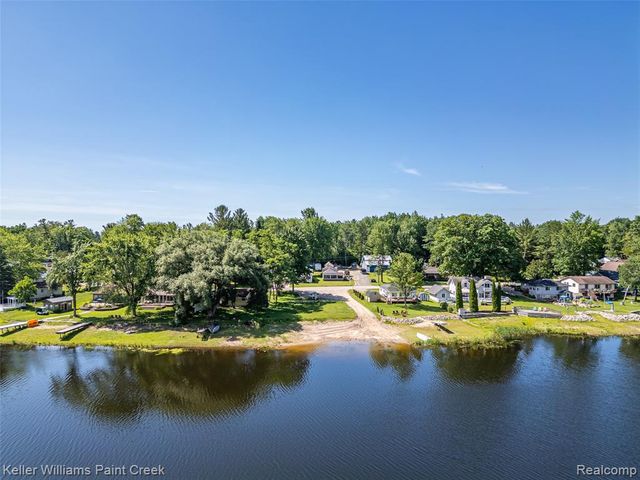 1379 Sioux Street, Gladwin, MI 48624