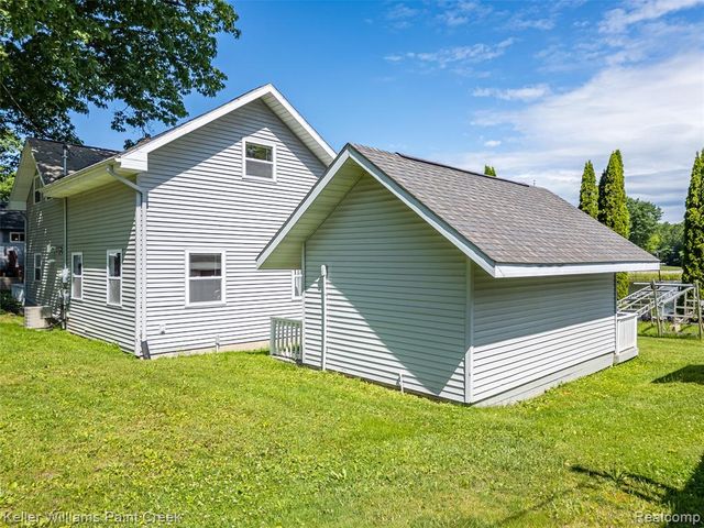 1379 Sioux Street, Gladwin, MI 48624