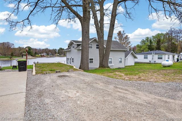1379 Sioux Street, Gladwin, MI 48624