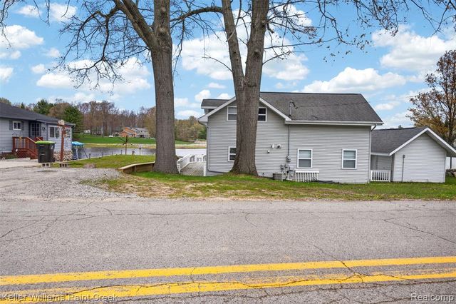 1379 Sioux Street, Gladwin, MI 48624