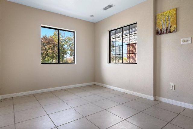 4666 N Zediker Avenue, Sanger, CA 93657