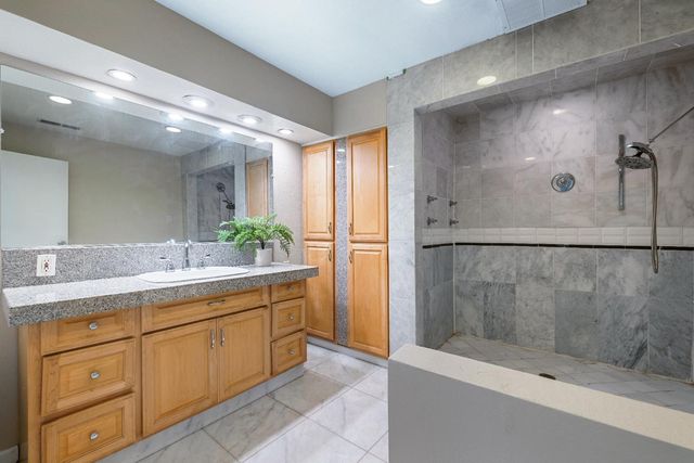 4666 N Zediker Avenue, Sanger, CA 93657