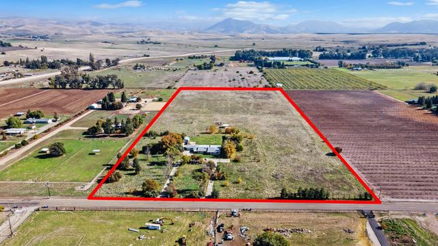 4666 N Zediker Avenue, Sanger, CA 93657