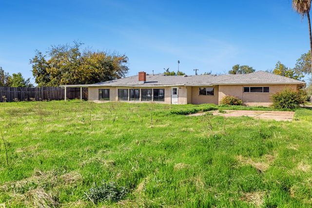 4666 N Zediker Avenue, Sanger, CA 93657