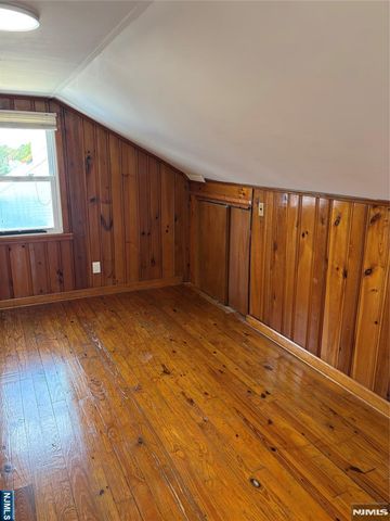10 Carlisle Street, Bergenfield, NJ 07621