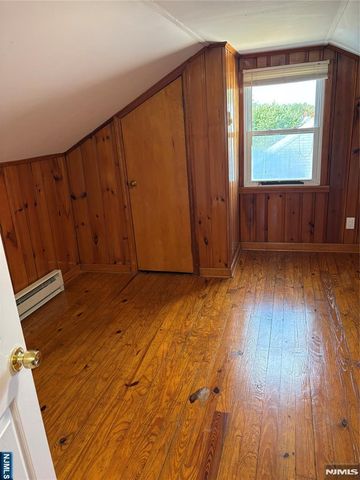 10 Carlisle Street, Bergenfield, NJ 07621