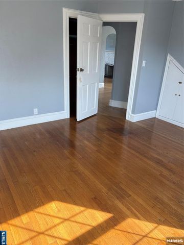 10 Carlisle Street, Bergenfield, NJ 07621