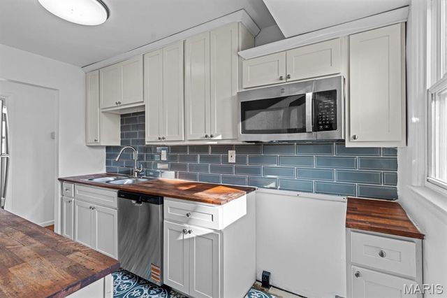 10500 Prestwick Drive, Unincorporated, MO 63137