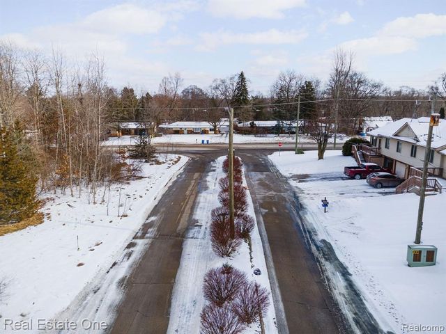 0000 Williams Lake Rd., White Lake, MI 48386