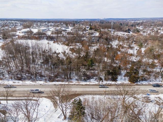 0000 Williams Lake Rd., White Lake, MI 48386