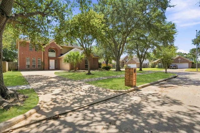 1925 Lori Court, Seabrook, TX 77586