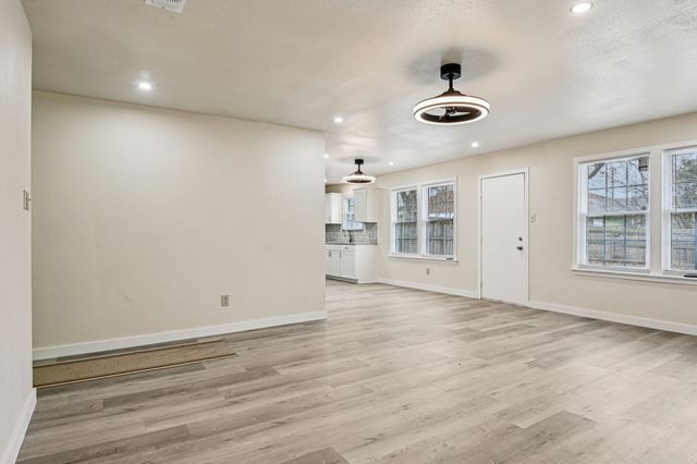 832 Cross Timbers Drive, Fort Worth, TX 76108