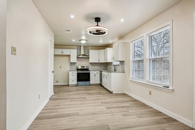 832 Cross Timbers Drive, Fort Worth, TX 76108