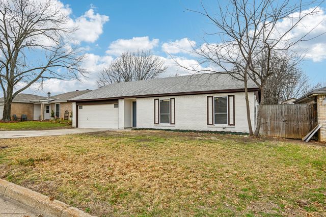 832 Cross Timbers Drive, Fort Worth, TX 76108