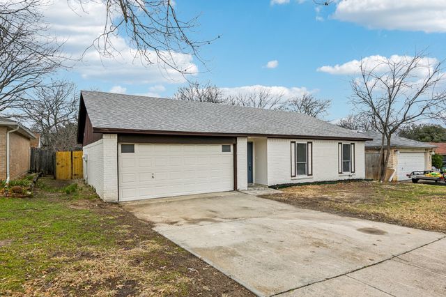 832 Cross Timbers Drive, Fort Worth, TX 76108