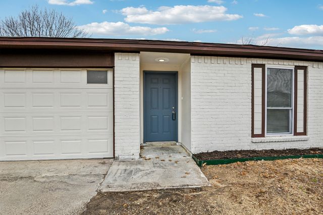 832 Cross Timbers Drive, Fort Worth, TX 76108