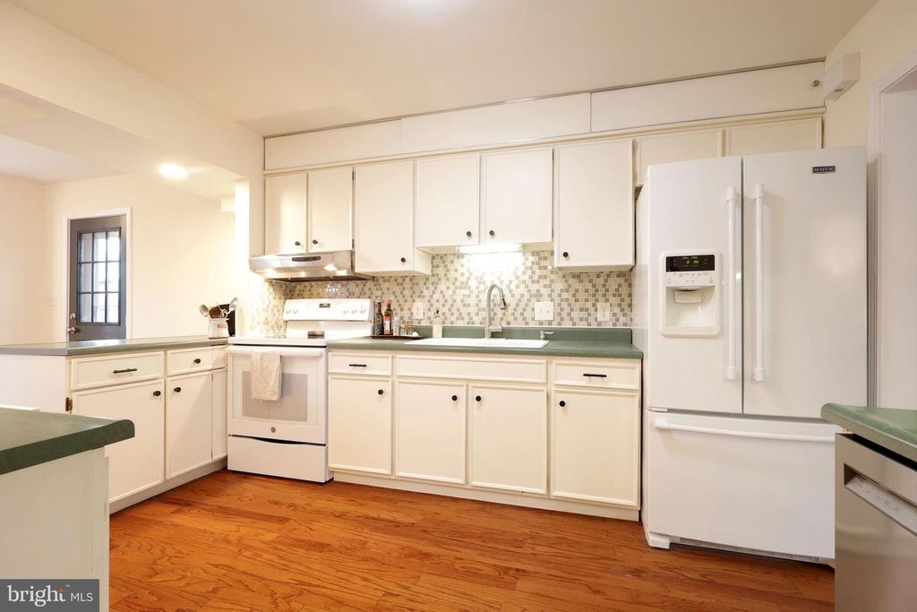 Image 19 of property listing at 1282 SMITHFIELD ST, State College, PA 16801