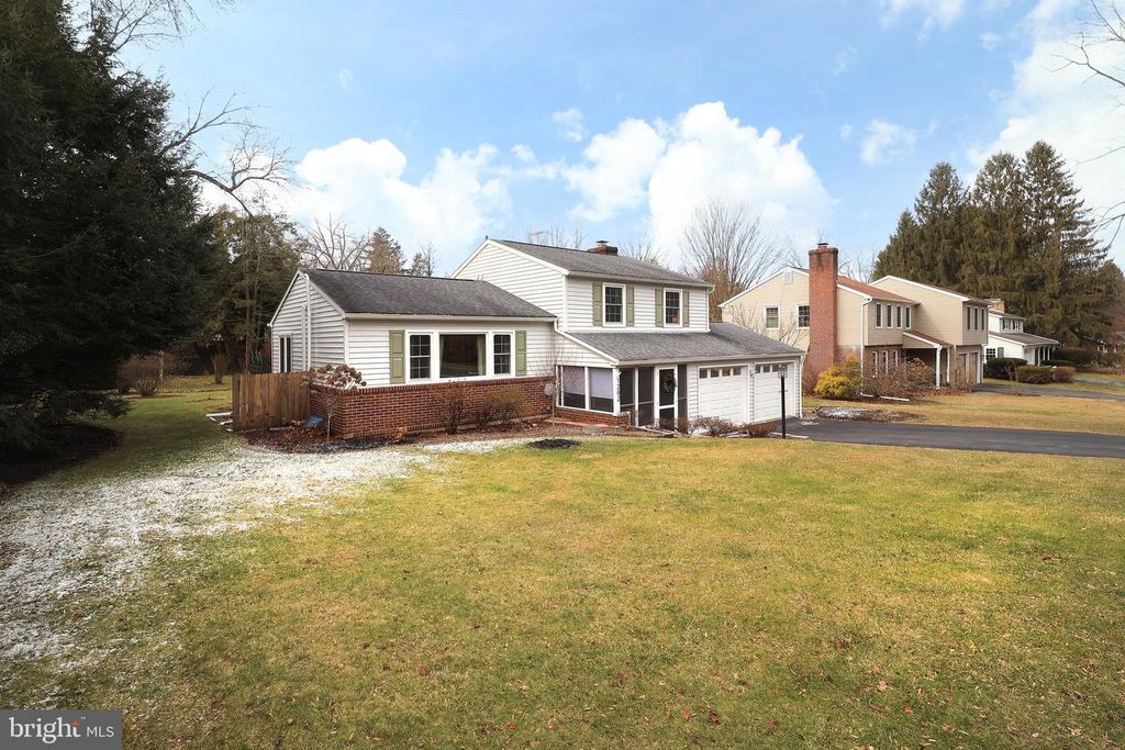 Image 2 of property listing at 1282 SMITHFIELD ST, State College, PA 16801