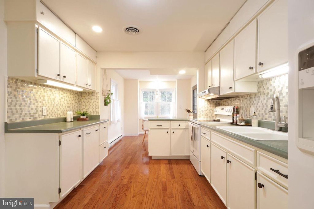 Image 21 of property listing at 1282 SMITHFIELD ST, State College, PA 16801