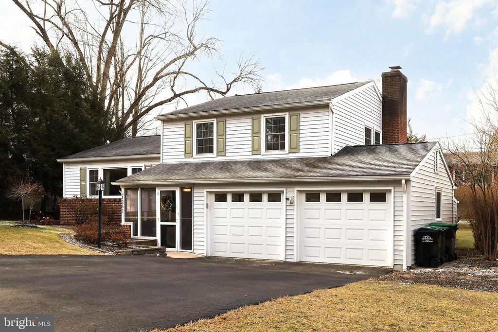 Image 3 of property listing at 1282 SMITHFIELD ST, State College, PA 16801