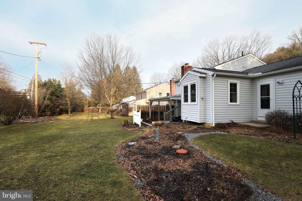 Image 53 of property listing at 1282 SMITHFIELD ST, State College, PA 16801