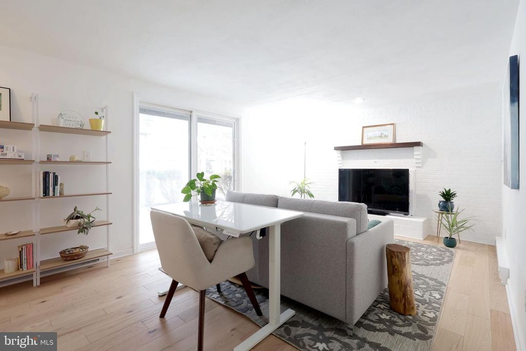 Image 8 of property listing at 1282 SMITHFIELD ST, State College, PA 16801