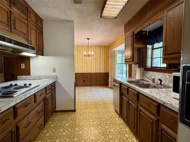 368 Tweedy Road, Valley Mills, TX 76689