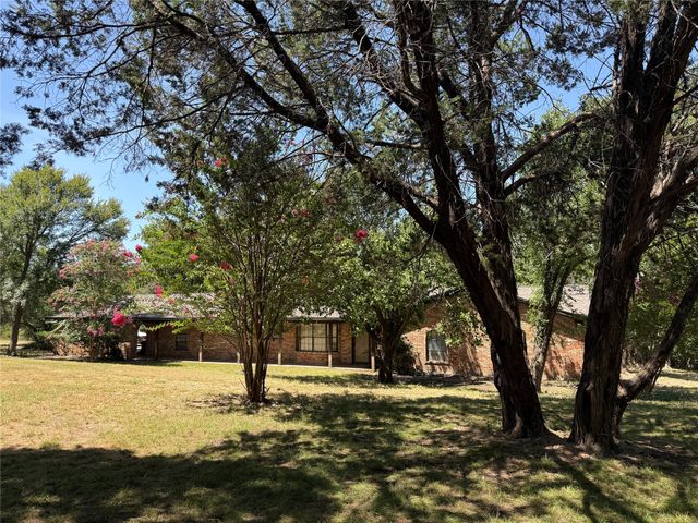 368 Tweedy Road, Valley Mills, TX 76689