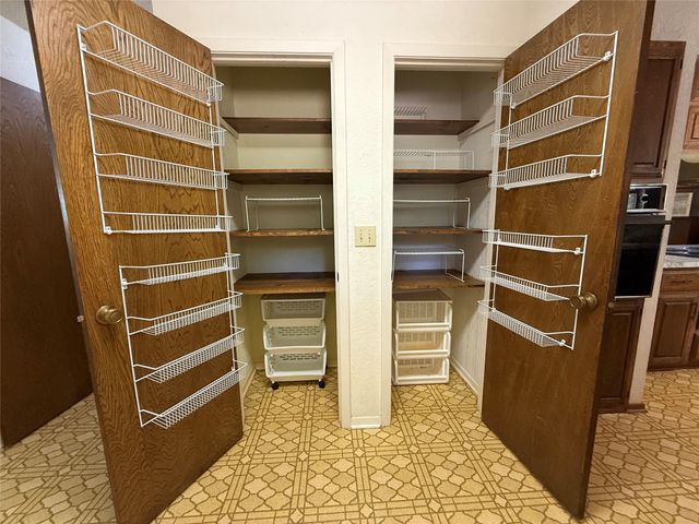 368 Tweedy Road, Valley Mills, TX 76689