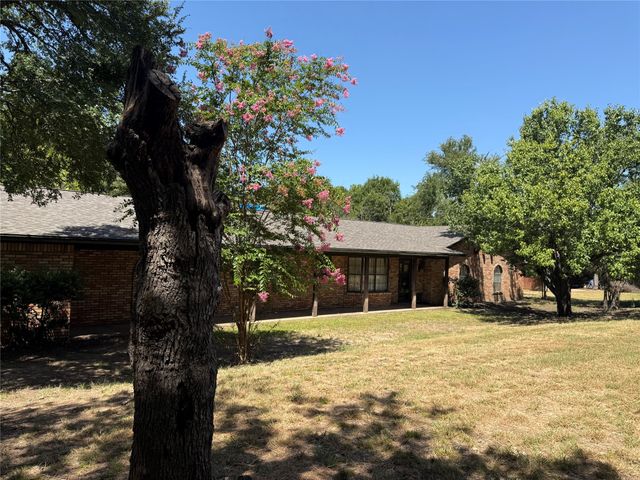 368 Tweedy Road, Valley Mills, TX 76689