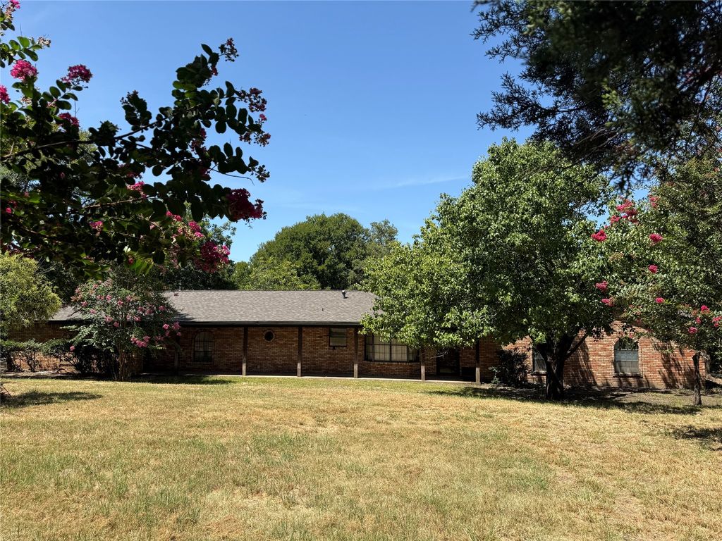 368 Tweedy Road, Valley Mills, TX 76689