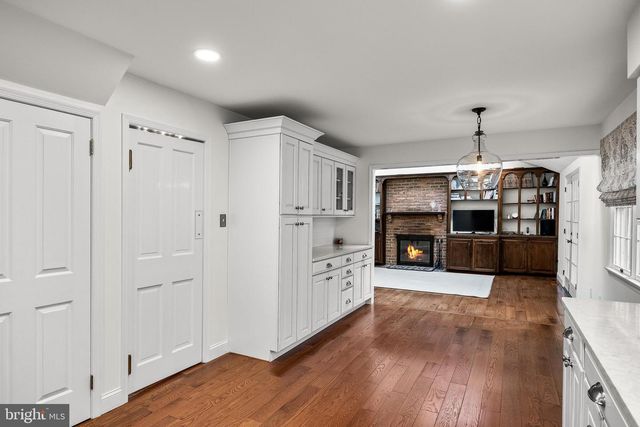 11 HAWTHORNE DR, Medford, NJ 08055