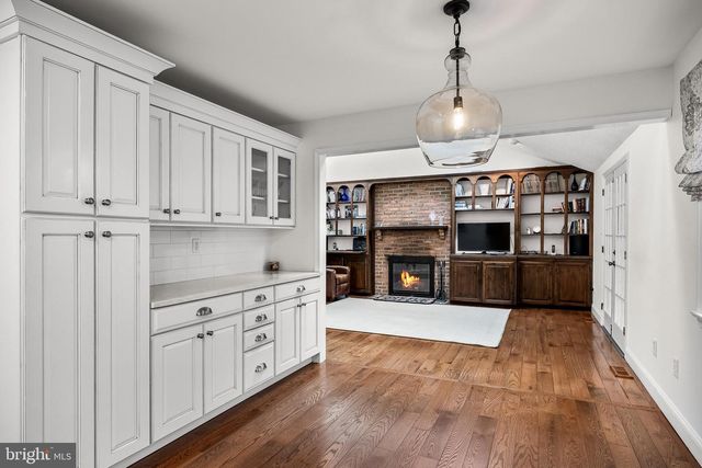 11 HAWTHORNE DR, Medford, NJ 08055