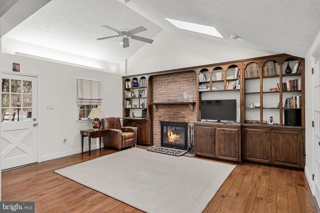 11 HAWTHORNE DR, Medford, NJ 08055