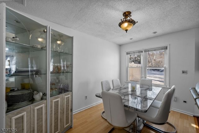 99 Woodmere Dr, Sayreville Boro, NJ 08859