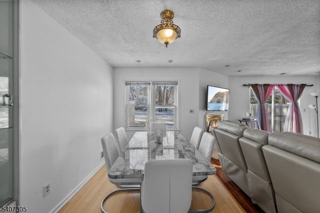 99 Woodmere Dr, Sayreville Boro, NJ 08859