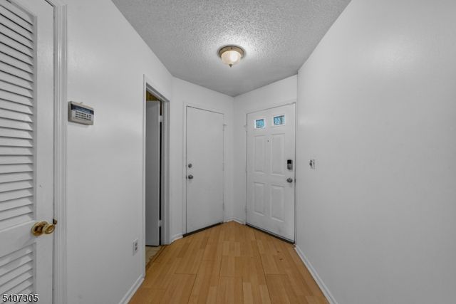 99 Woodmere Dr, Sayreville Boro, NJ 08859