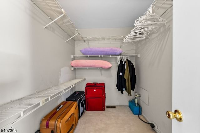 99 Woodmere Dr, Sayreville Boro, NJ 08859