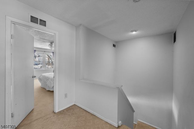 99 Woodmere Dr, Sayreville Boro, NJ 08859